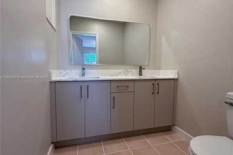 Villa ou maison à vendre à Hialeah, Floride: 3 chambres, 118.45 m2 № 1964014 - photo 10
