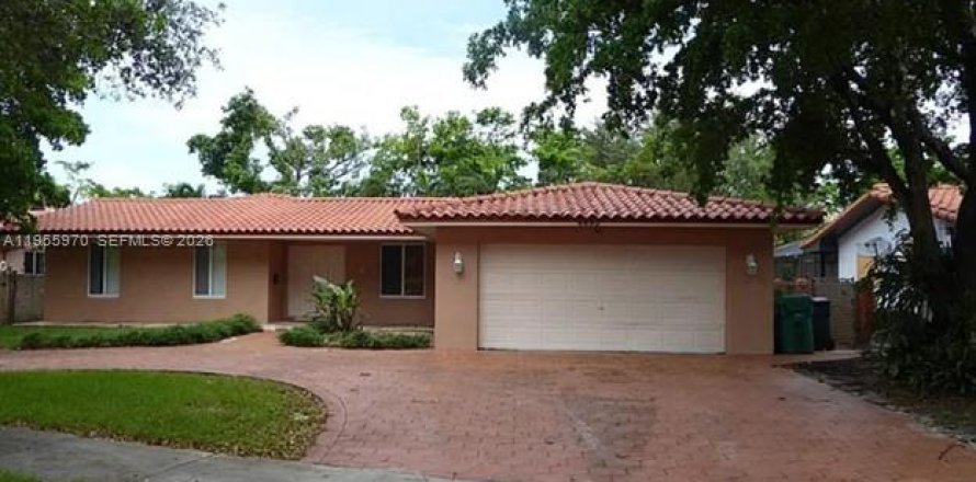 Casa en Miami Lakes, Florida 5 dormitorios, 207.54 m2 № 2011122