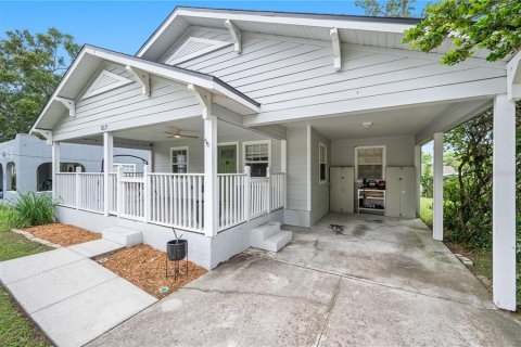 House in Lakeland, Florida 3 bedrooms, 155.24 sq.m. № 2287785 - photo 2