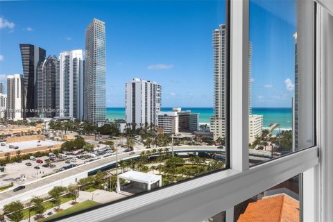 Condo in Sunny Isles Beach, Florida, 4 bedrooms  № 1730118 - photo 9