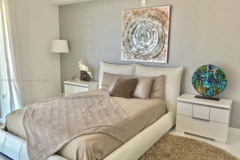 Condo in Sunny Isles Beach, Florida, 4 bedrooms  № 1730118 - photo 5