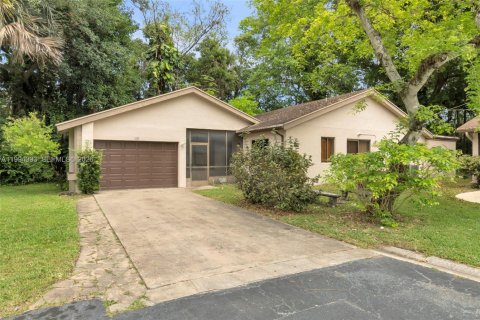 House in Coconut Creek, Florida 2 bedrooms, 119.57 sq.m. № 2064720 - photo 2