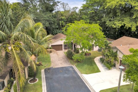 House in Coconut Creek, Florida 2 bedrooms, 119.57 sq.m. № 2064720 - photo 21