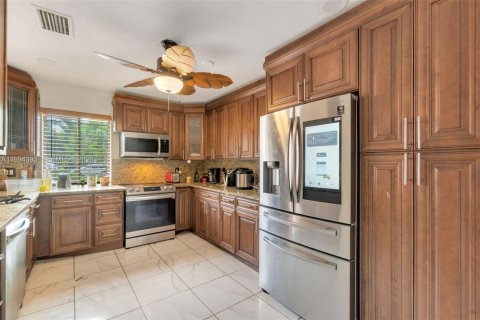 House in Coconut Creek, Florida 2 bedrooms, 119.57 sq.m. № 2064720 - photo 8