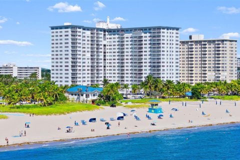 Купить кондоминиум в Помпано-Бич, Флорида 3 спальни, 148.64м2, № 1954400 - фото 24