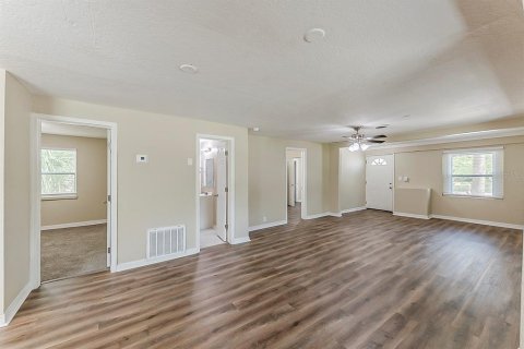 House in Sanford, Florida 5 bedrooms, 167.6 sq.m. № 1580134 - photo 18