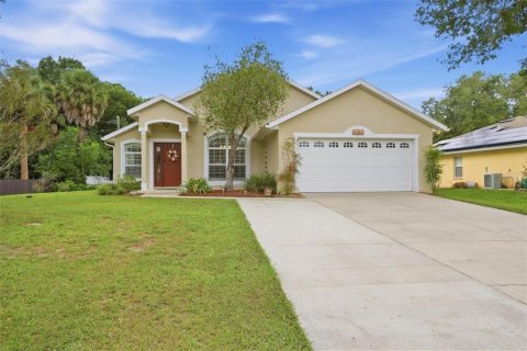 House in DeLand, Florida 3 bedrooms, 161.37 sq.m. № 2366962