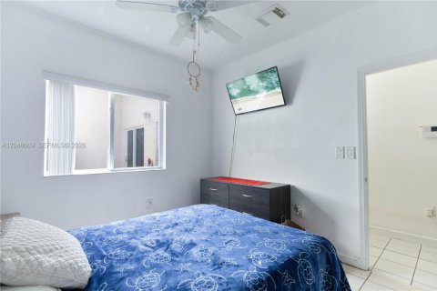 Casa en venta en Homestead, Florida, 3 dormitorios, 128.76 m2 № 2278240 - foto 4
