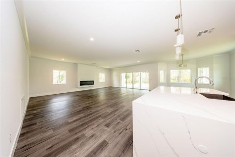 House in Deltona, Florida 4 bedrooms, 250.84 sq.m. № 1769188 - photo 28