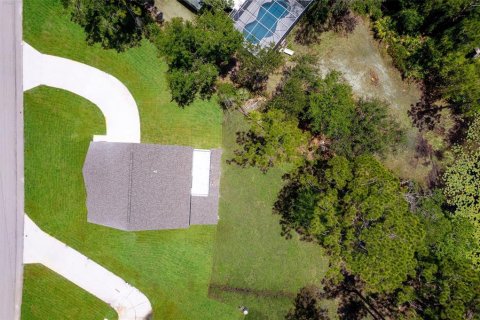 House in Deltona, Florida 4 bedrooms, 250.84 sq.m. № 1769188 - photo 24