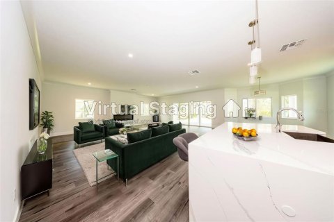 House in Deltona, Florida 4 bedrooms, 250.84 sq.m. № 1769188 - photo 29