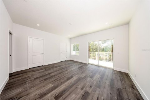 House in Deltona, Florida 4 bedrooms, 250.84 sq.m. № 1769188 - photo 13