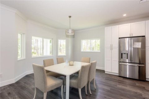 House in Deltona, Florida 4 bedrooms, 250.84 sq.m. № 1769188 - photo 3