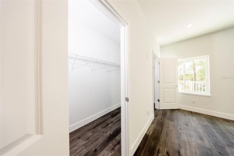 House in Deltona, Florida 4 bedrooms, 250.84 sq.m. № 1769188 - photo 18