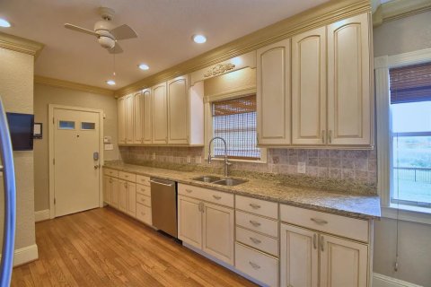 House in Haines City, Florida 3 bedrooms, 209.03 sq.m. № 1894173 - photo 17