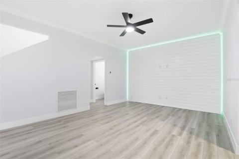 Casa en venta en Orlando, Florida, 4 dormitorios, 277.78 m2 № 1916186 - foto 15