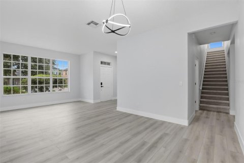 Casa en venta en Orlando, Florida, 4 dormitorios, 277.78 m2 № 1916186 - foto 5