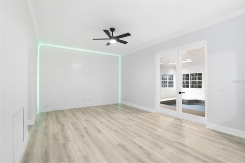 Casa en venta en Orlando, Florida, 4 dormitorios, 277.78 m2 № 1916186 - foto 14