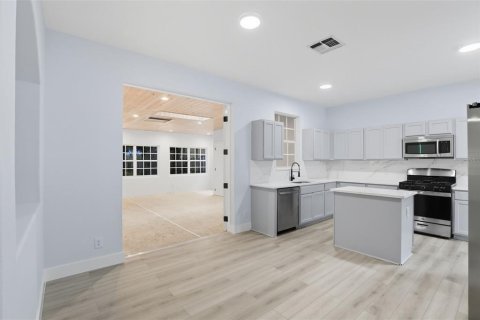 Casa en venta en Orlando, Florida, 4 dormitorios, 277.78 m2 № 1916186 - foto 8