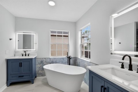 Casa en venta en Orlando, Florida, 4 dormitorios, 277.78 m2 № 1916186 - foto 25