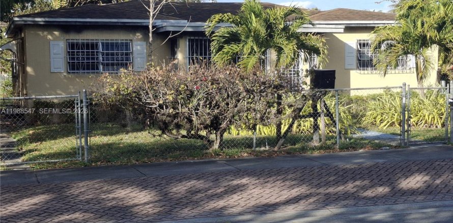 Студия в Майами, Флорида № 2050503