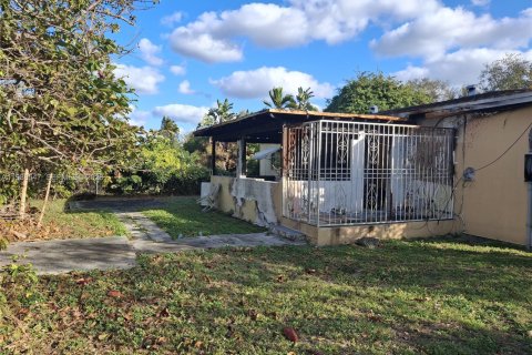 Купить виллу или дом в Майами, Флорида 154.87м2, № 2050503 - фото 25