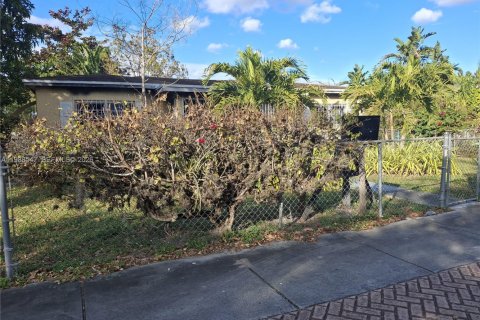 Купить виллу или дом в Майами, Флорида 154.87м2, № 2050503 - фото 23