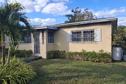 Купить виллу или дом в Майами, Флорида 154.87м2, № 2050503 - фото 21