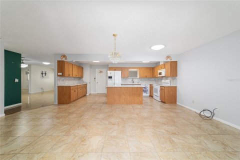 House in Ocala, Florida 2 bedrooms, 143.16 sq.m. № 1796046 - photo 23