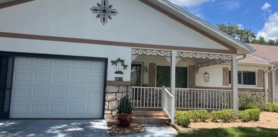 House in Ocala, Florida 2 bedrooms, 143.16 sq.m. № 1796046