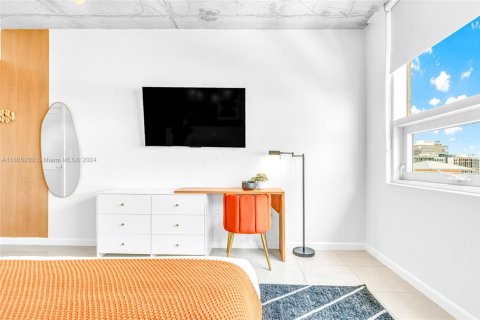 Condominio en alquiler en Miami, Florida, 2 dormitorios, 149.2 m2 № 2060048 - foto 25