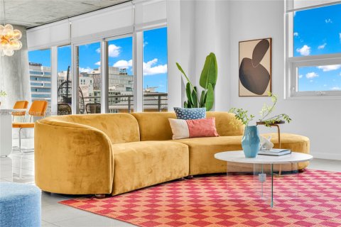 Condominio en alquiler en Miami, Florida, 2 dormitorios, 149.2 m2 № 2060048 - foto 2