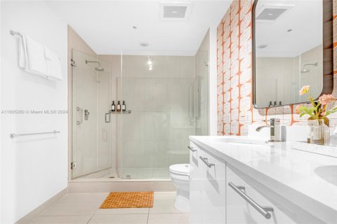 Condominio en alquiler en Miami, Florida, 2 dormitorios, 149.2 m2 № 2060048 - foto 28