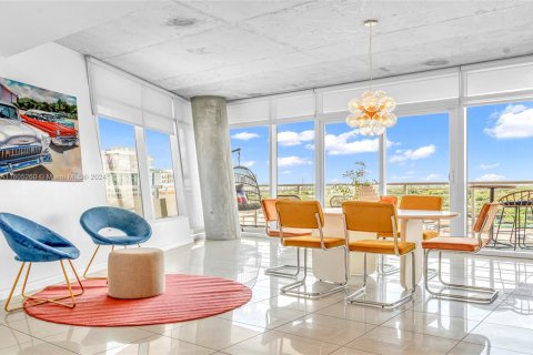 Condominio en alquiler en Miami, Florida, 2 dormitorios, 149.2 m2 № 2060048 - foto 14
