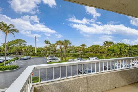 Condo in Riviera Beach, Florida, 2 bedrooms № 2081989 - photo 22