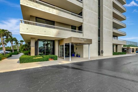 Condo in Riviera Beach, Florida, 2 bedrooms № 2081989