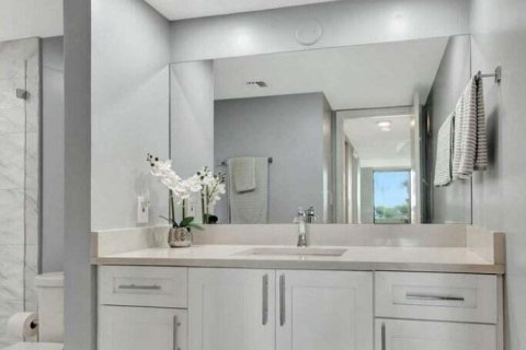 Condo in Riviera Beach, Florida, 2 bedrooms № 2081989 - photo 19