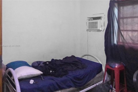 House in Miami, Florida 3 bedrooms, 82.5 sq.m. № 2026083 - photo 23