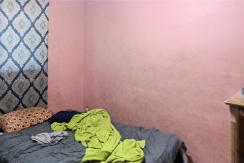 House in Miami, Florida 3 bedrooms, 82.5 sq.m. № 2026083 - photo 25