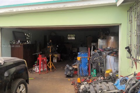 House in Miami, Florida 3 bedrooms, 82.5 sq.m. № 2026083 - photo 6