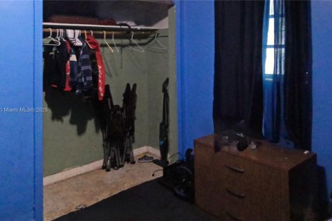 House in Miami, Florida 3 bedrooms, 82.5 sq.m. № 2026083 - photo 18