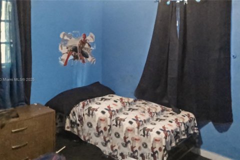 House in Miami, Florida 3 bedrooms, 82.5 sq.m. № 2026083 - photo 17