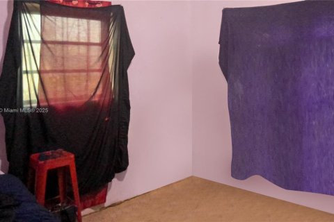 House in Miami, Florida 3 bedrooms, 82.5 sq.m. № 2026083 - photo 22