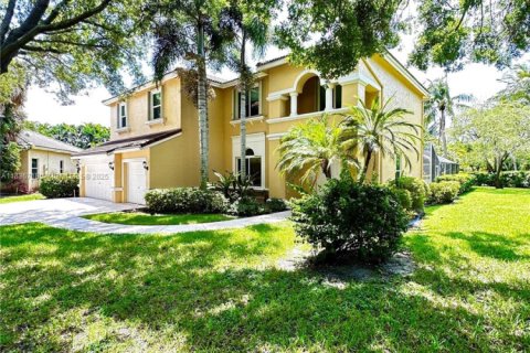 House in Jupiter, Florida 5 bedrooms, 305.28 sq.m. № 1821644 - photo 2