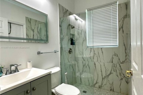 House in Jupiter, Florida 5 bedrooms, 305.28 sq.m. № 1821644 - photo 13
