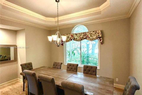 House in Jupiter, Florida 5 bedrooms, 305.28 sq.m. № 1821644 - photo 9