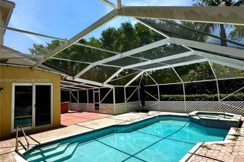 House in Jupiter, Florida 5 bedrooms, 305.28 sq.m. № 1821644 - photo 4