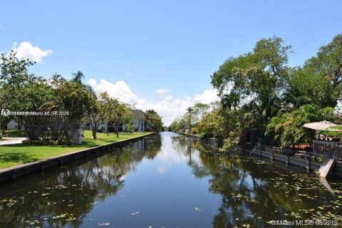 Condo in Oakland Park, Florida, 2 bedrooms  № 1864243 - photo 15