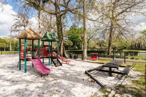 Townhouse in Winter Springs, Florida 3 bedrooms, 135.64 sq.m. № 2197396 - photo 26