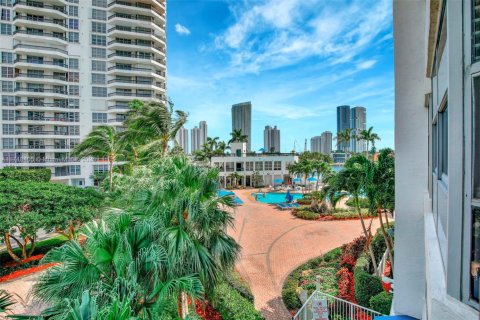 Condominio en venta en Aventura, Florida, 2 dormitorios, 134.43 m2 № 1698032 - foto 17